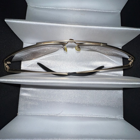 🕶️ Carrera Gold Round Sunglasses | UV400 | Travel-Ready Style - Picture 6 of 7